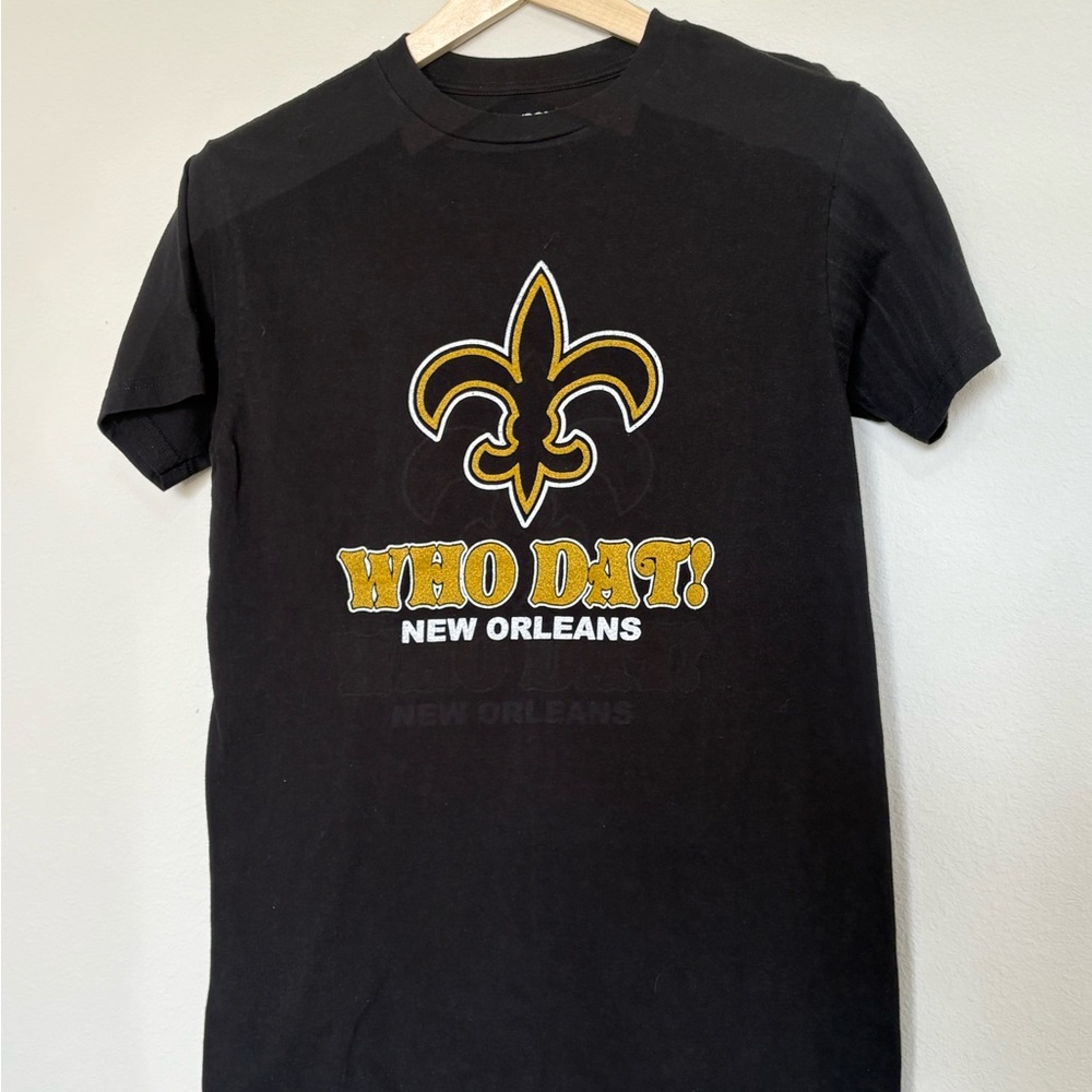 #041 New Orleans Saints MEDIUM “WHO DAT” Black Billabong Tee Shirt